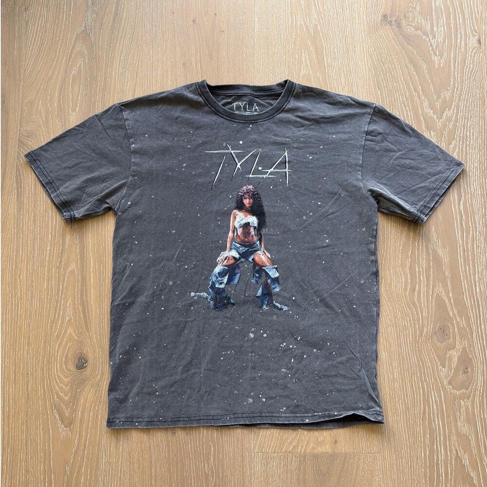 Tyla Merch T-shirt Size S in Gray